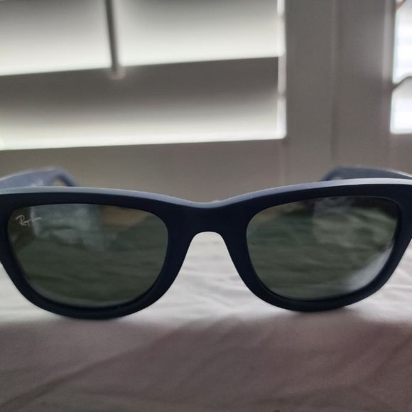 RAYBAN WOMEN'S CAMO WAYFARER SUNGLASSES. BLUE CAMOFLAGE PRINT - Picture 2 of 5